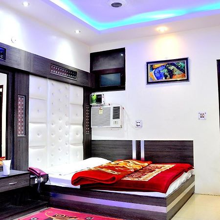 Hotel Peace Point - 1 Min Walking Distance From Station Yeni Delhi Dış mekan fotoğraf