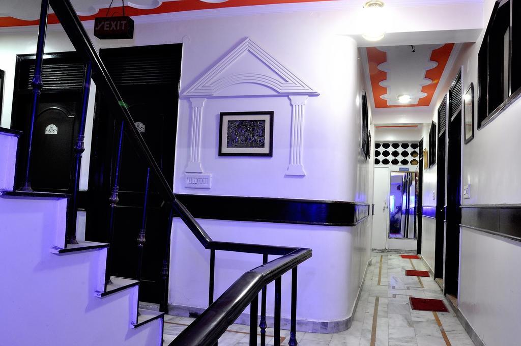 Hotel Peace Point - 1 Min Walking Distance From Station Yeni Delhi Oda fotoğraf