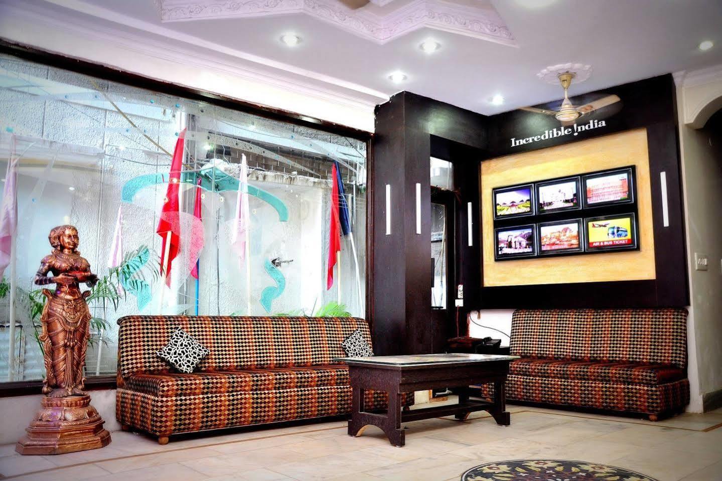 Hotel Peace Point - 1 Min Walking Distance From Station Yeni Delhi Dış mekan fotoğraf