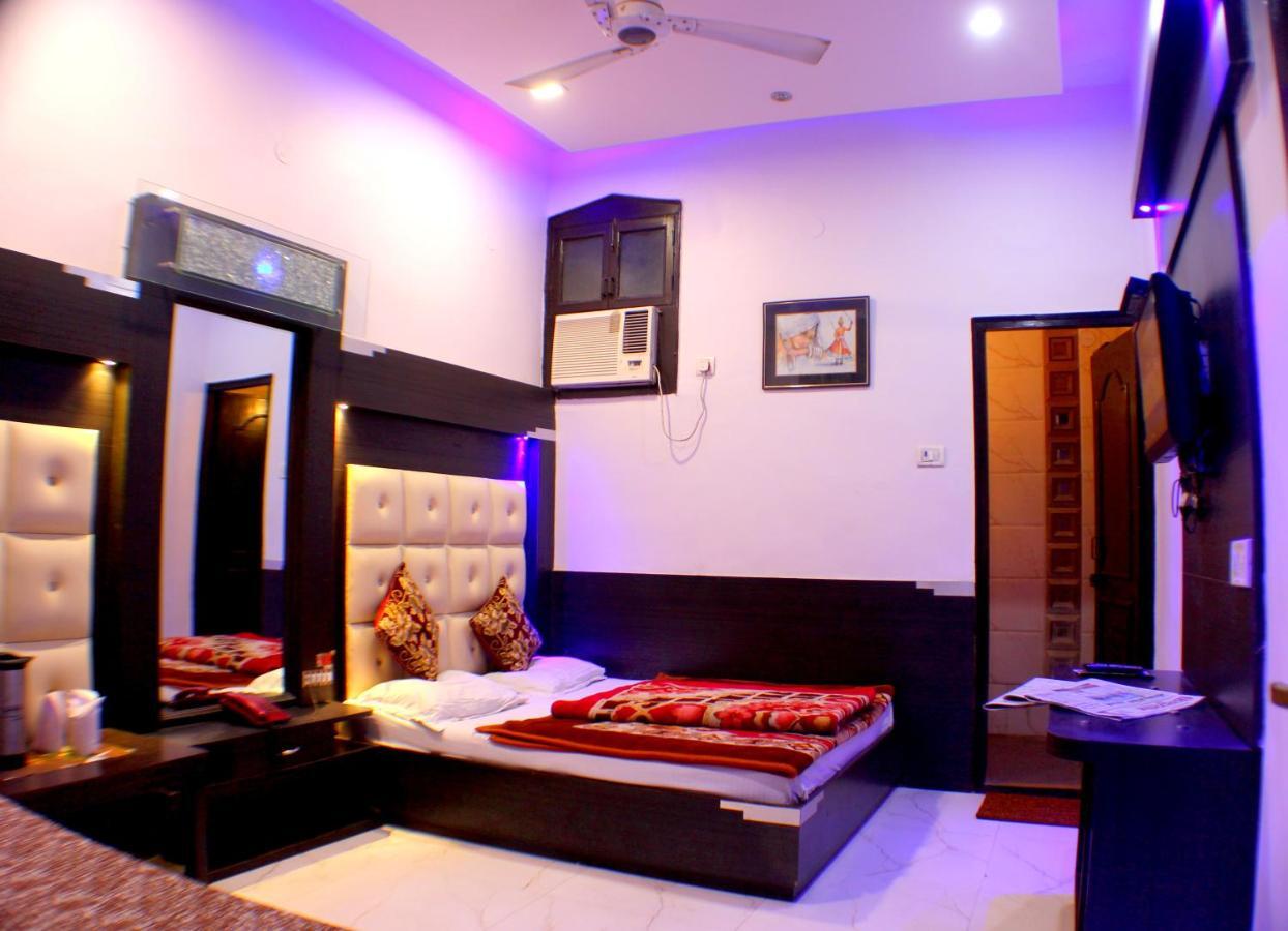 Hotel Peace Point - 1 Min Walking Distance From Station Yeni Delhi Dış mekan fotoğraf