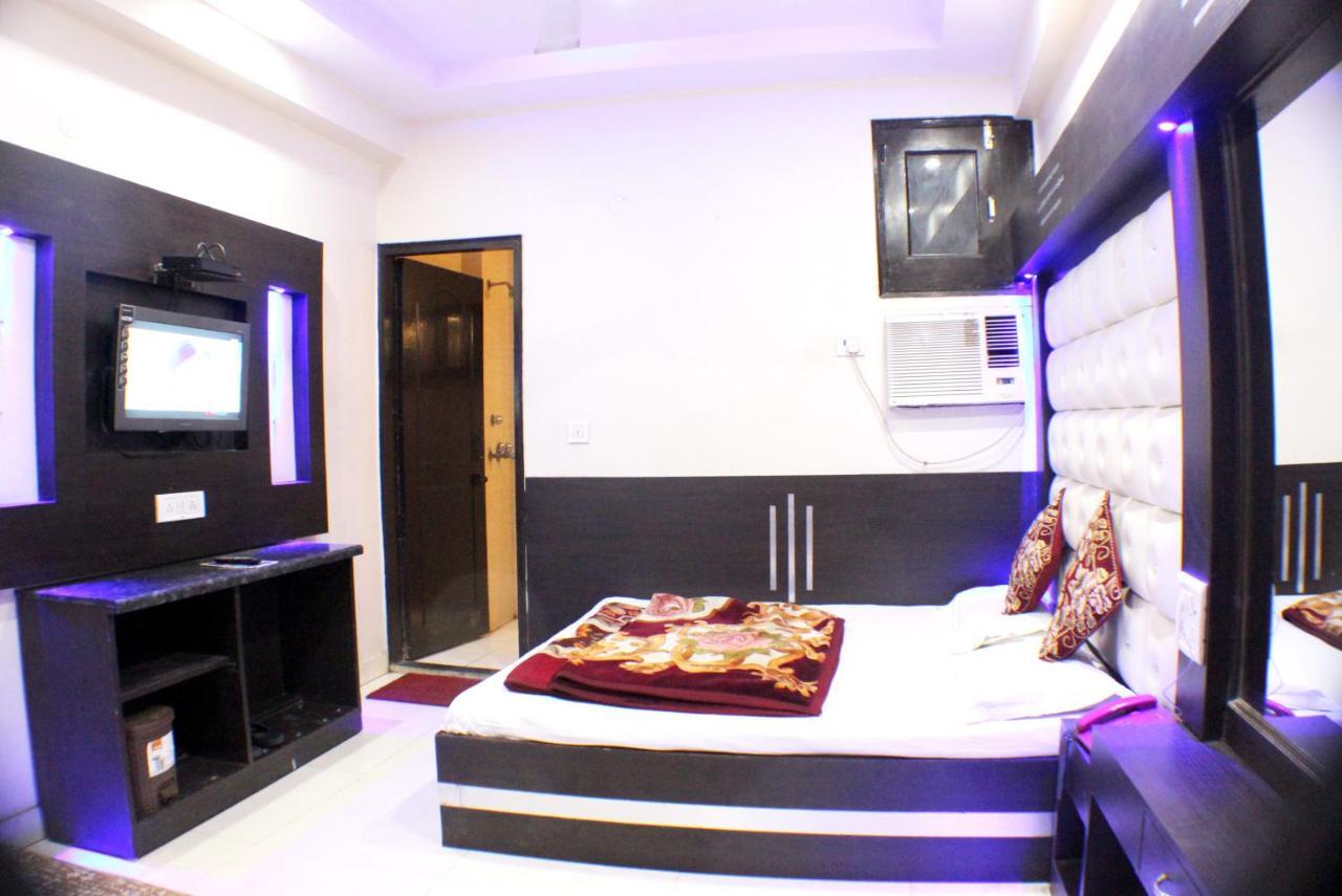 Hotel Peace Point - 1 Min Walking Distance From Station Yeni Delhi Dış mekan fotoğraf